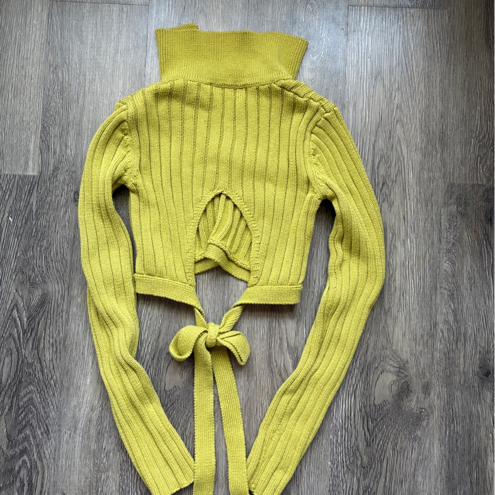 Ribbed Knit Sweater with Tie Detail - Picture 3 of 3